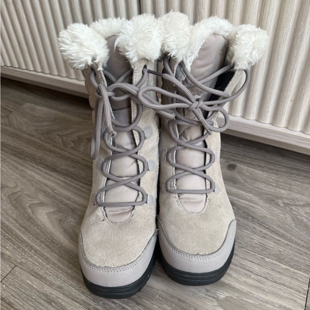 Kamik Waterproof Winter Boots Faux Fur Lined Snow Boots Beige Size 7